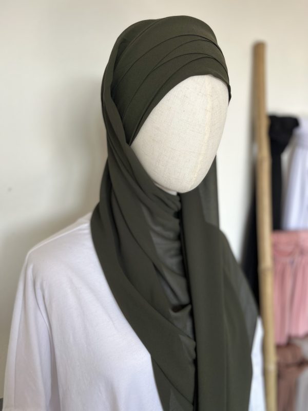 Hijab bonnet intégré prêt à enfiler