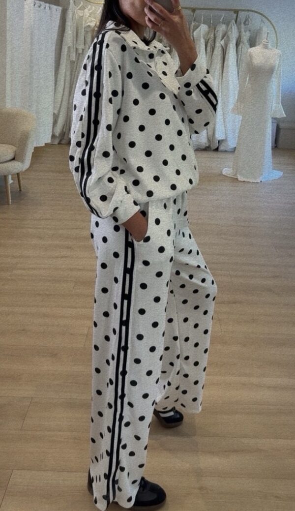 Ensemble à pois
